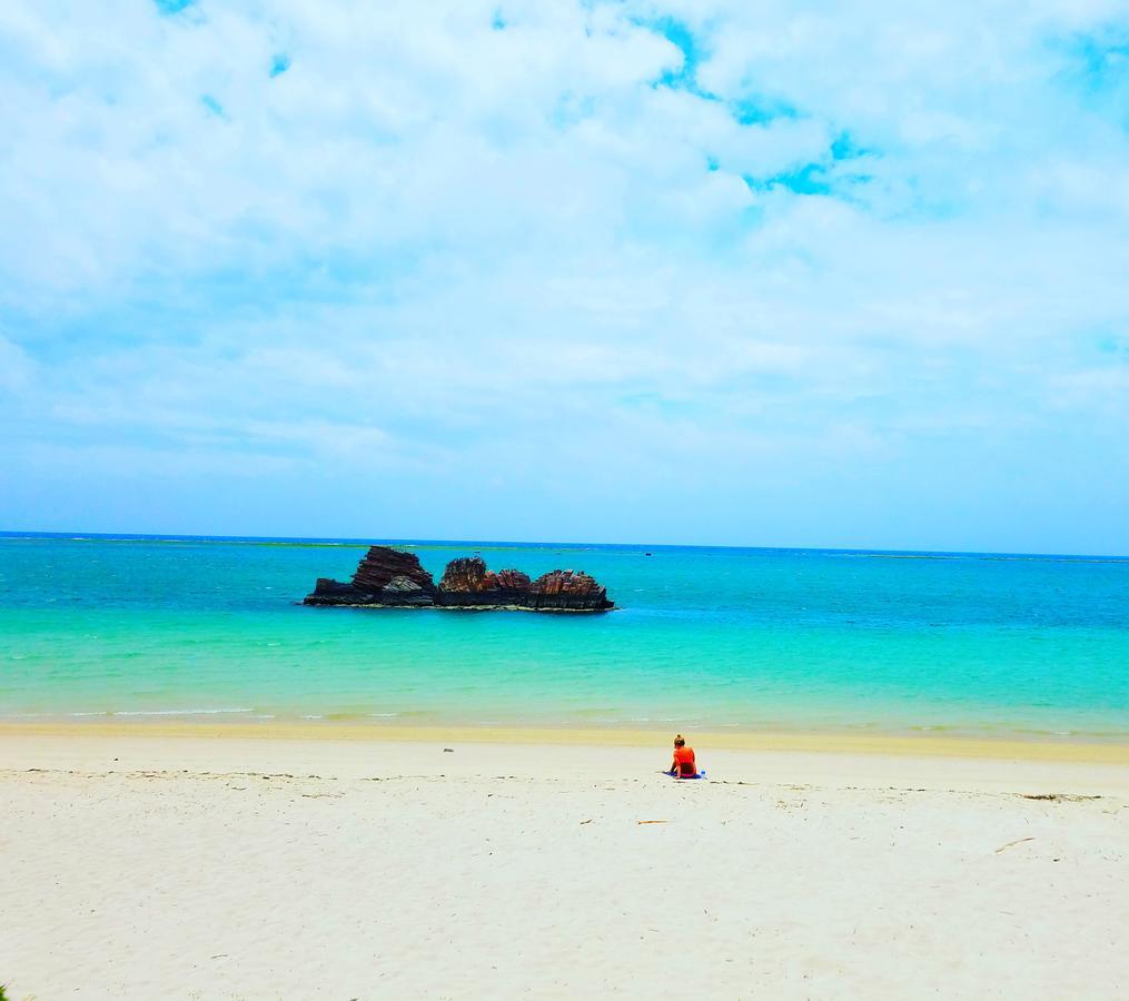 Villa Mihama Beach House Chatan Exterior foto
