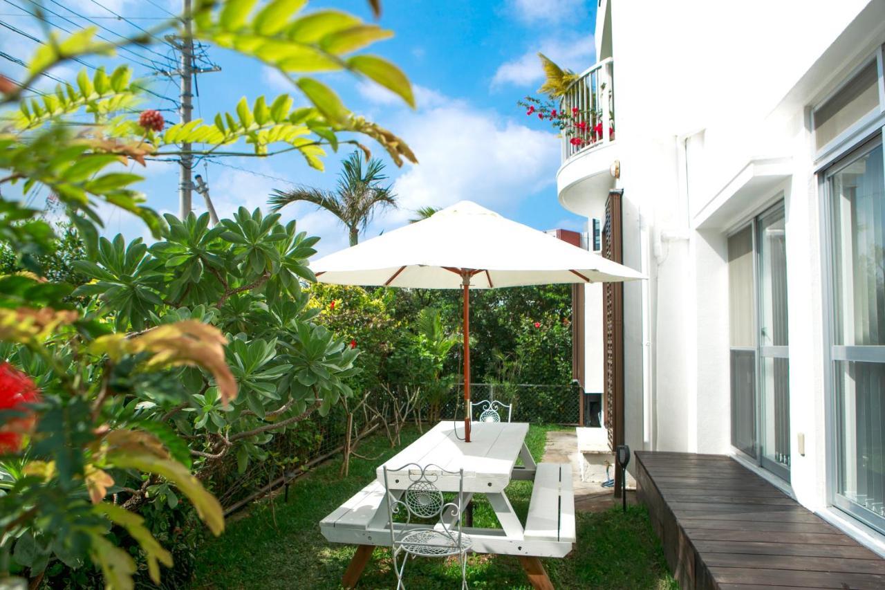 Villa Mihama Beach House Chatan Exterior foto